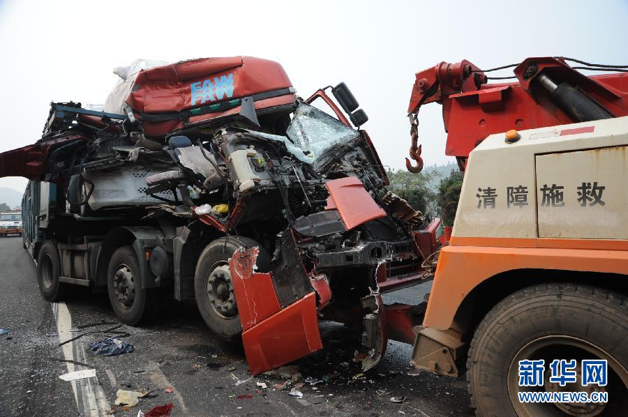 京珠高速車禍悲劇回顧與反思，41人死亡引發(fā)社會(huì)深思